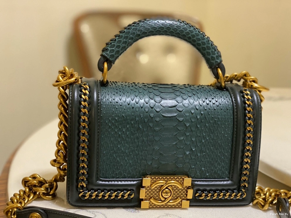 First Bag Ru BOY BAG CHANEL 20CM 0714